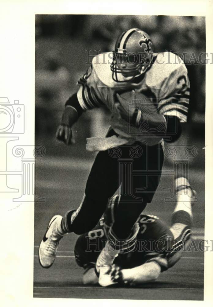 1983 Press Photo Wayne Wilson of New Orleans Saints Scoring Touchdown- Historic Images