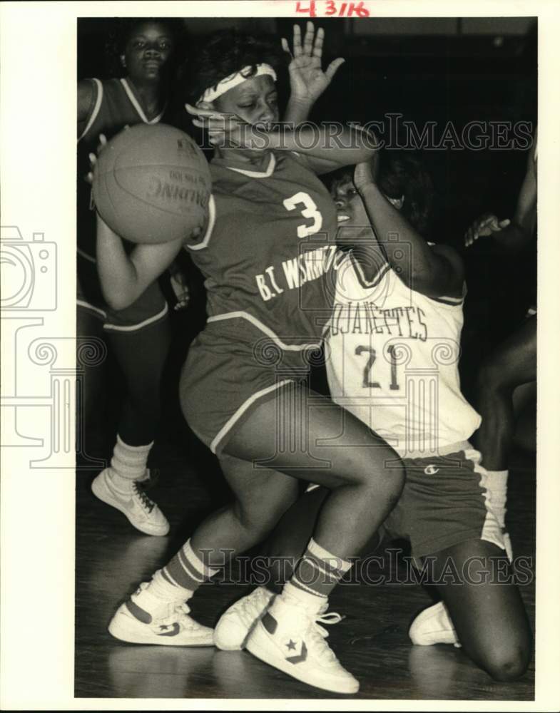 1985 Press Photo Dawn Eugene, Leatrice White in BTW vs. McDonogh Basketball Game- Historic Images