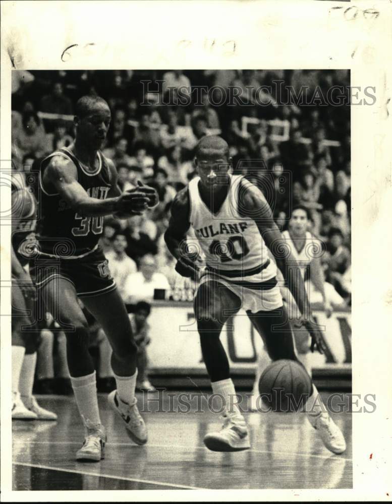 1983 Press Photo Tulane vs UT-San Antonio Basketball - nos31985- Historic Images