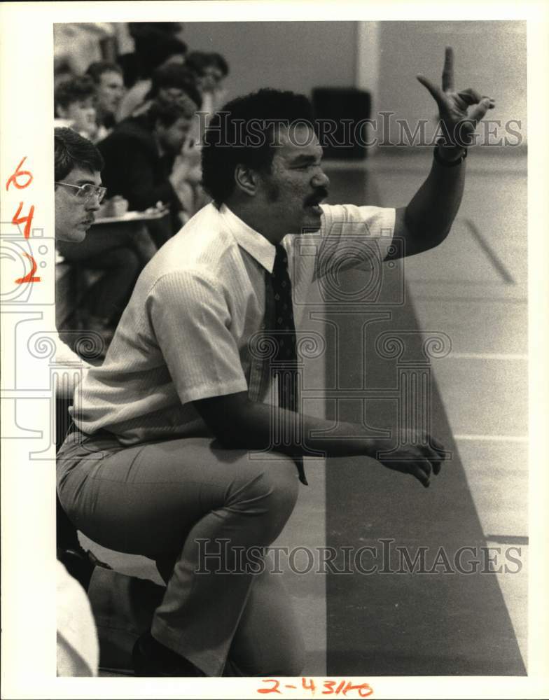 1988 Press Photo Covington High School Basketball Coach Byron Williams- Historic Images