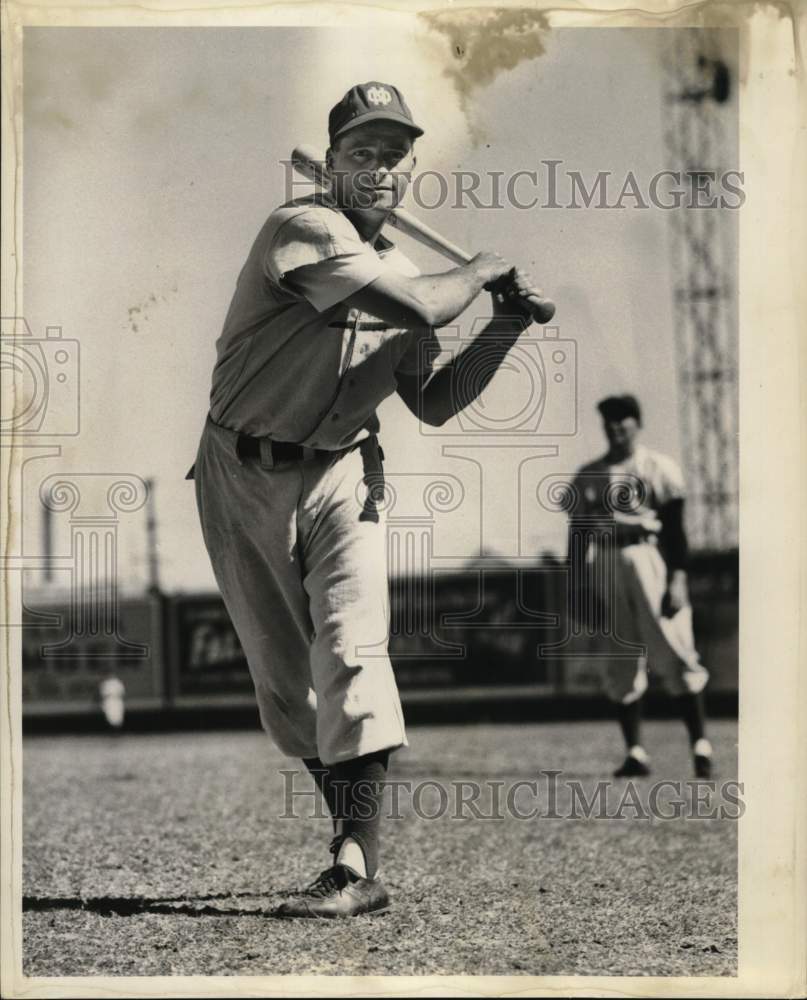 1967 Press Photo Leo Wells, New Orleans Pelicans Baseball Player - nos32065- Historic Images