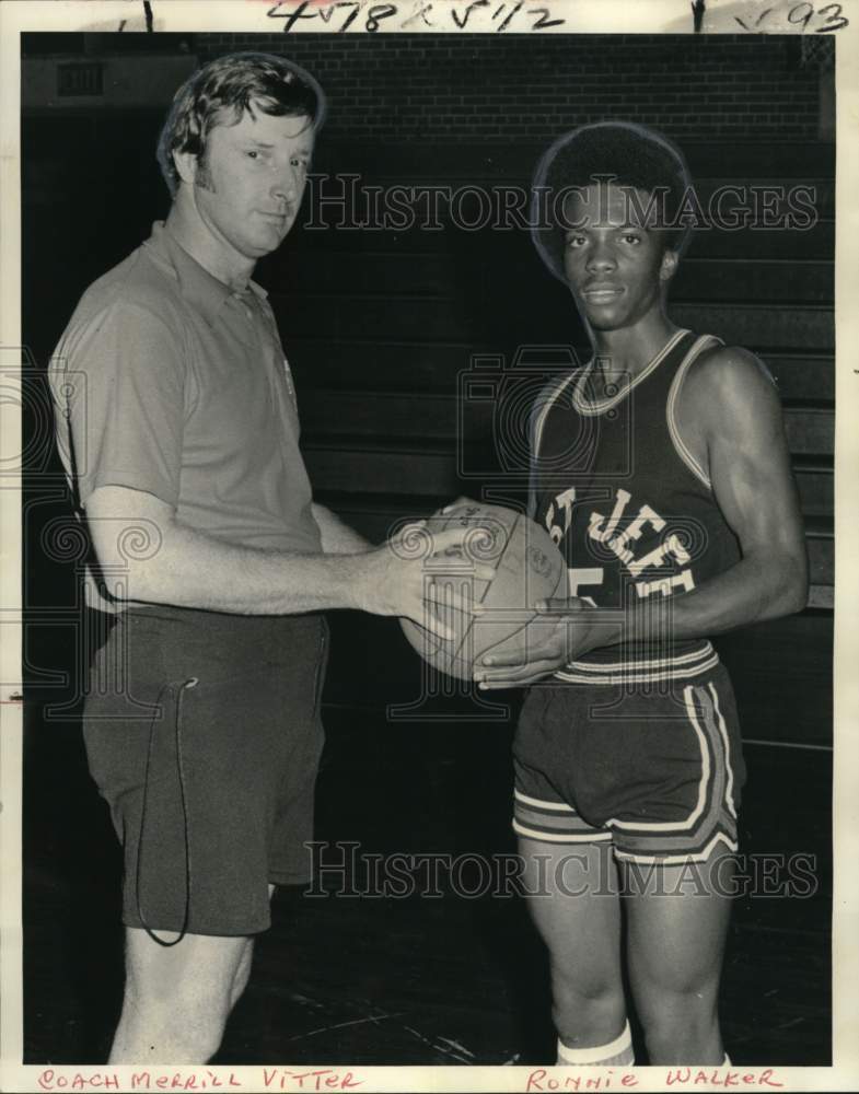 1975 Press Photo Merrill Vitter, Ronnie Walker of West Jefferson Bucs Basketball- Historic Images