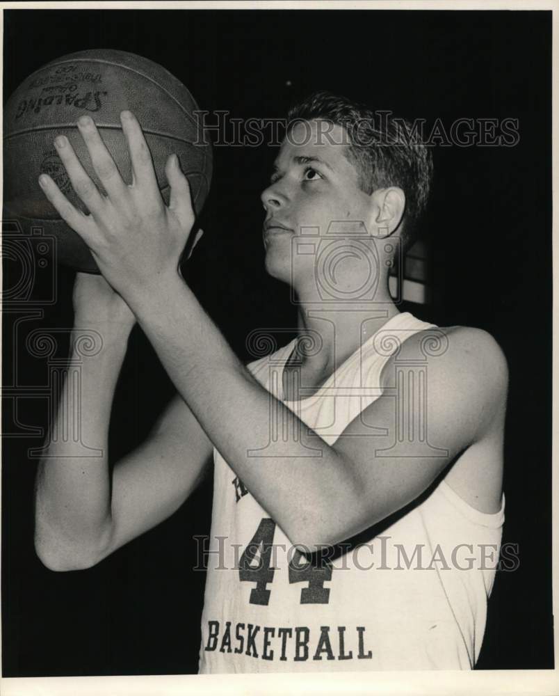 Press Photo John Wallace, Holy Cross Basketball Player - nos32273- Historic Images