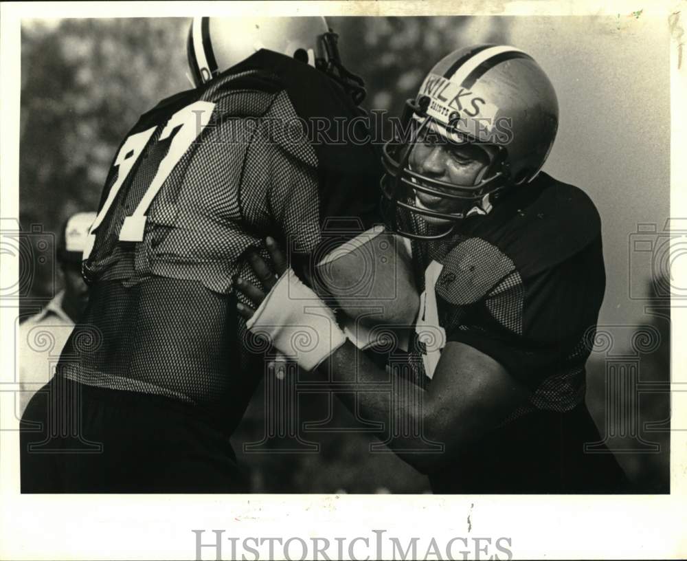 1981 Press Photo Jim Wilks, Jerry Boyarsky of New Orleans Saints - nos32328- Historic Images