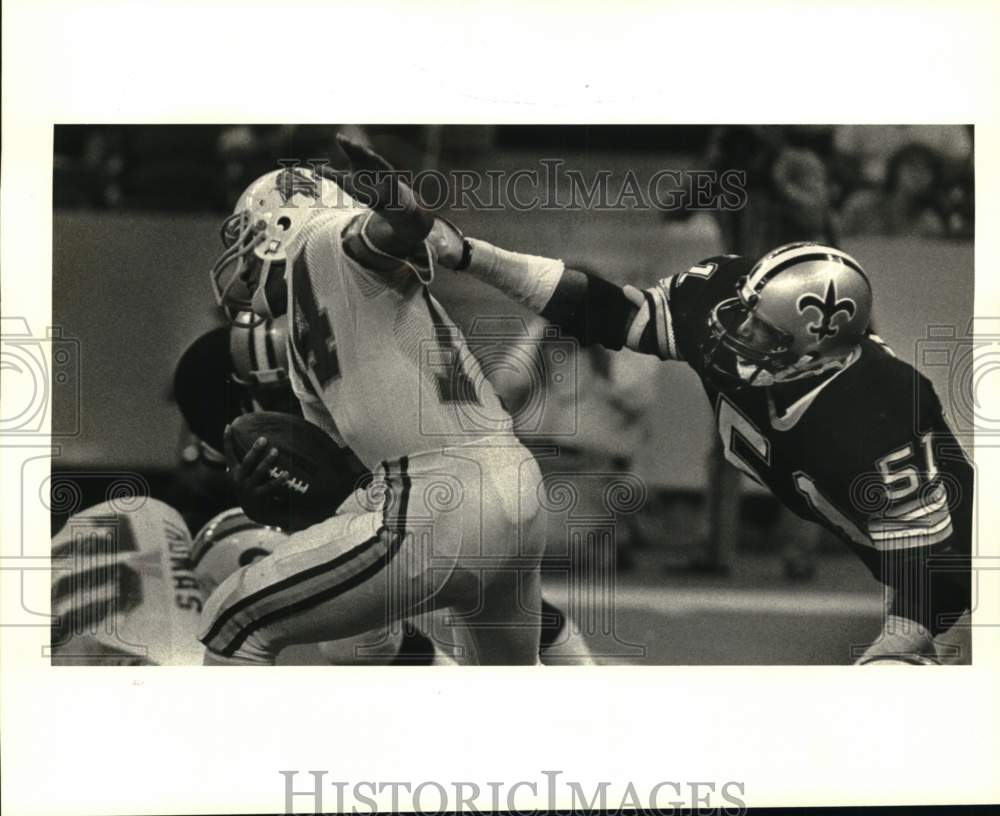 1984 Press Photo New Orleans Saints vs. Tampa Bay Buccaneers Football Game- Historic Images