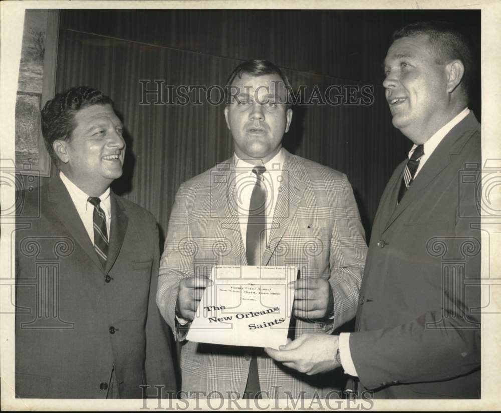 1968 Press Photo Mr. A.J. Higgins Jr., Joe Wendryhoski, Don Collins at City Hall- Historic Images