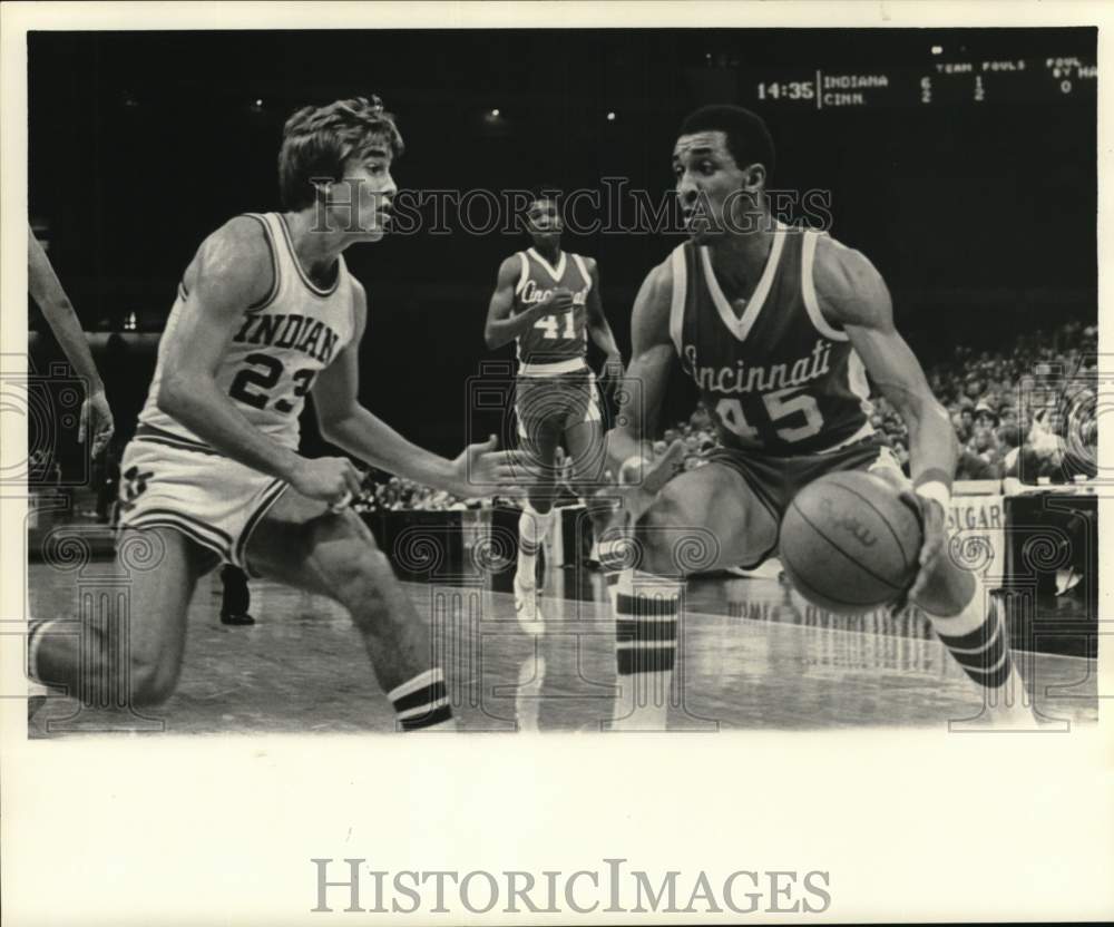 1977 Press Photo Brian Williams in Cincinnati vs. Indiana Basketball Game- Historic Images