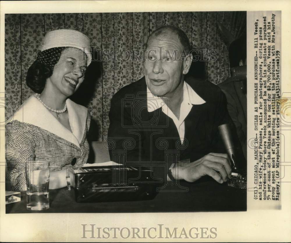 1959 Press Photo Bill Veeck, and Wife Mary Frances During Press Conference- Historic Images