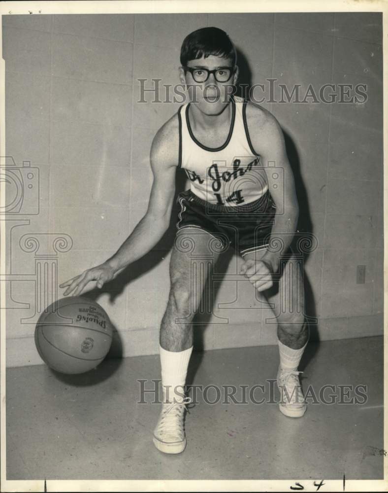 1969 Press Photo Guard Bill Weber, St. John Chargers Basketball Player- Historic Images