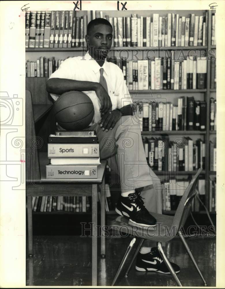 1990 Press Photo Pointer Williams of St. Augustine Basketball - nos33146- Historic Images