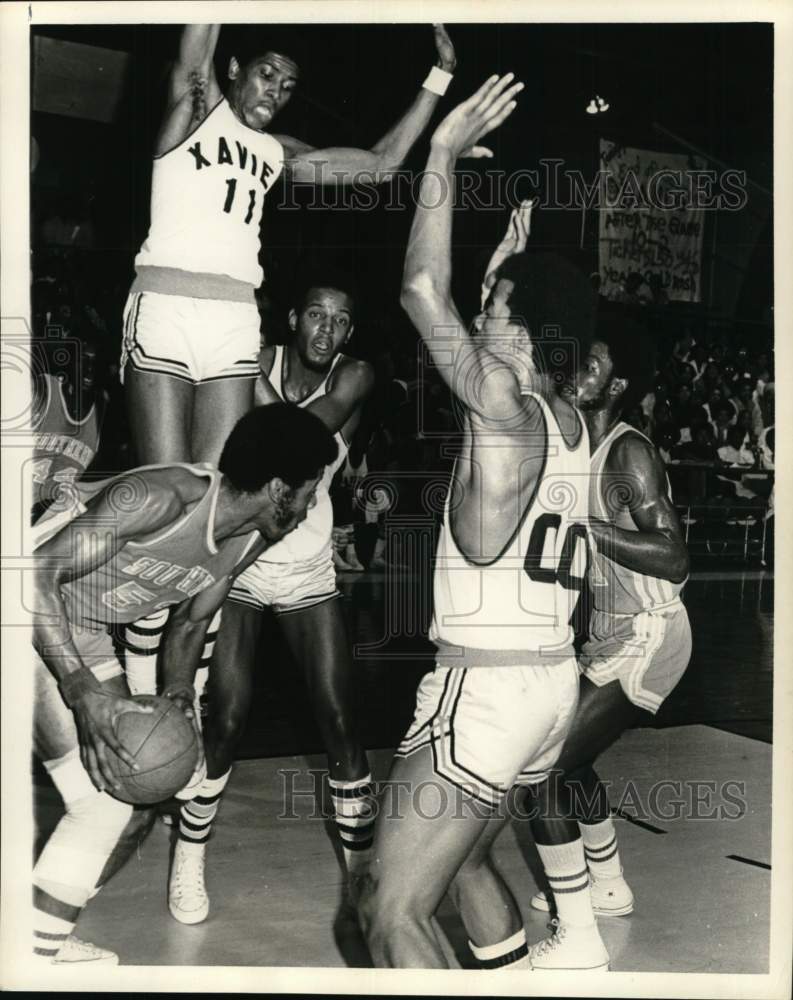 1973 Press Photo Xavier University Basketball Game - nos33221- Historic Images