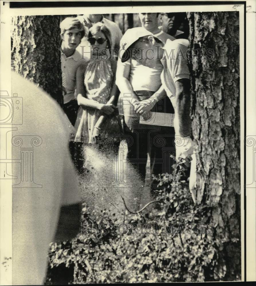 1971 Press Photo Golfer Larry Wood in Woods at Pensacola Open - nos33284- Historic Images