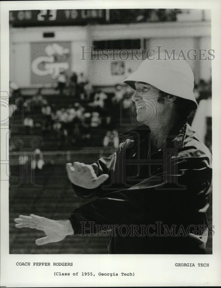 1976 Press Photo Coach Pepper Rodgers, Georgia Tech - nos33481- Historic Images