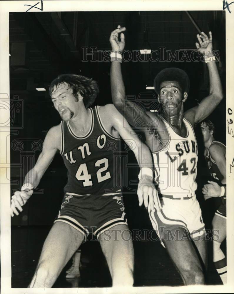 1974 Press Photo University of Nebraska-Omaha vs. LSUNO Basketball Game- Historic Images