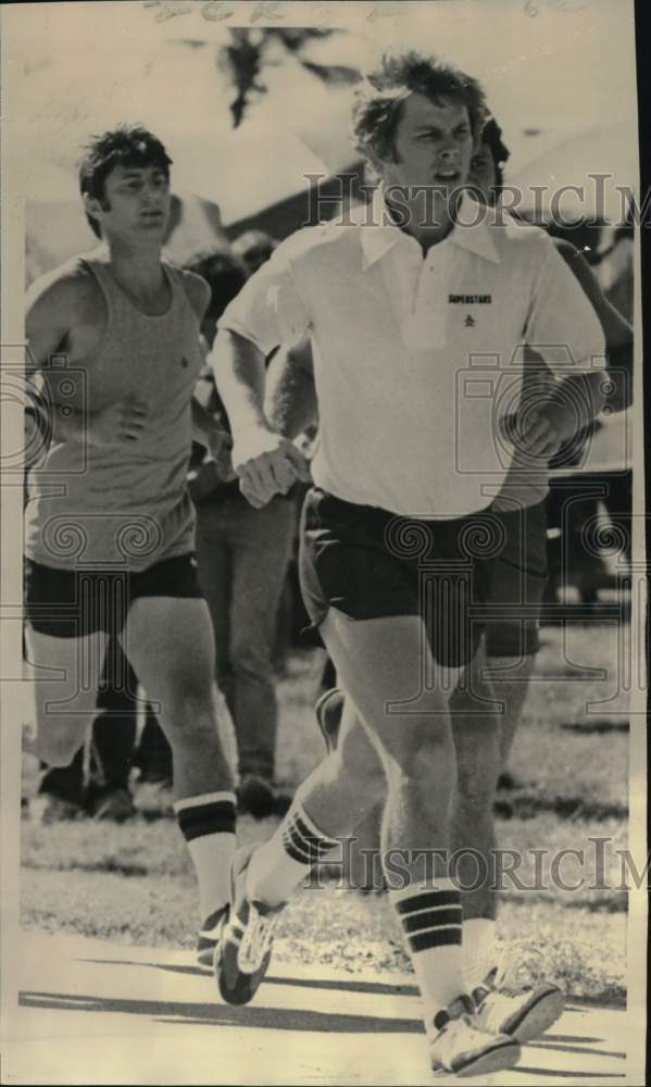 1975 Press Photo Kyle Rote Jr. at Rotunda Superstars Competition in Fort Myers- Historic Images