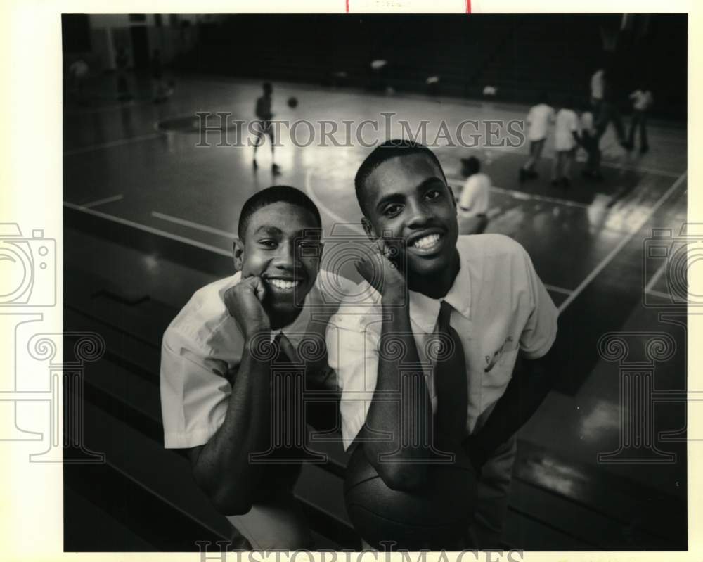1990 Press Photo St. Augustine Guards Patrick Smith and Pointer Williams- Historic Images