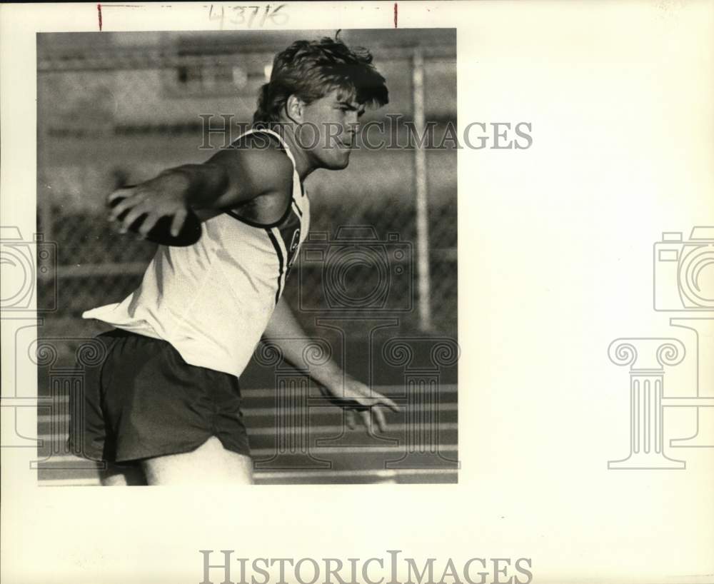 1986 Press Photo Kirk Russell of John Curtis School at Bertolino Playground Meet- Historic Images