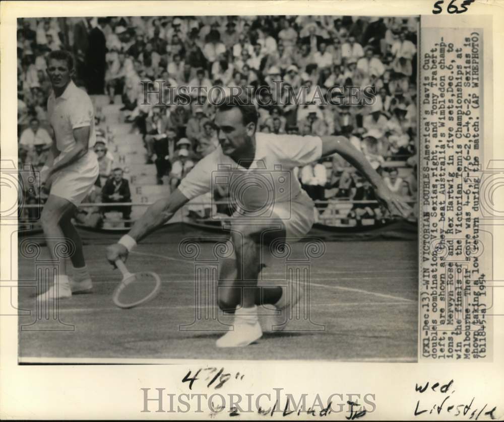 1954 Press Photo Vic Seixas, Tony Trabert at Victorian Tennis Championships- Historic Images