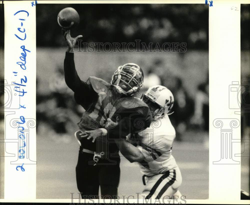 1990 Press Photo Jesuit vs. Washington Marion Football Game - nos34226- Historic Images