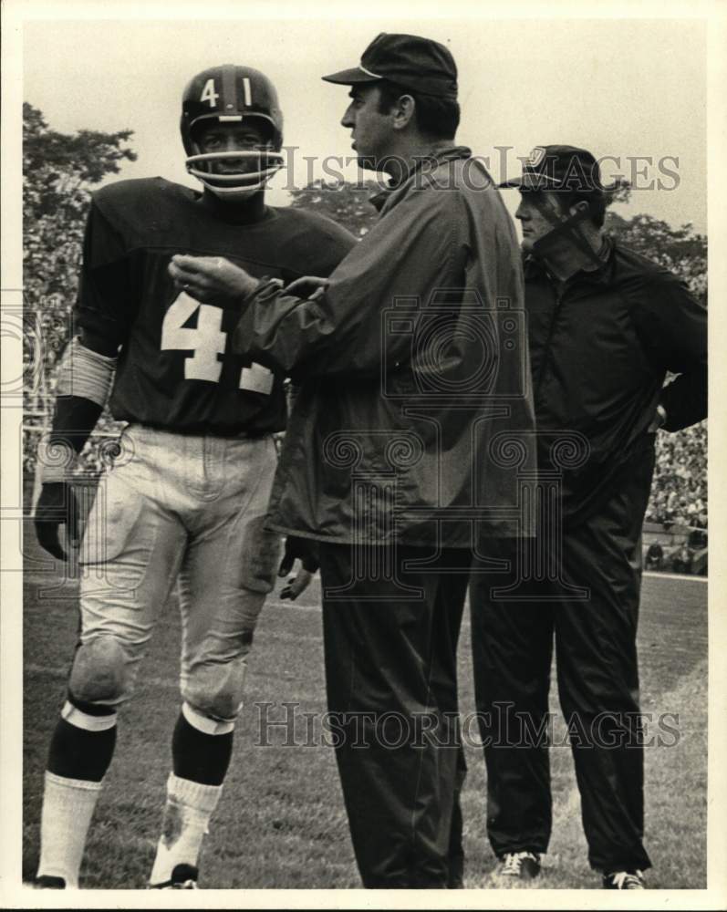 1970 Press Photo Willie Williams and New York Giants Assistant Coach Norb Hecker- Historic Images