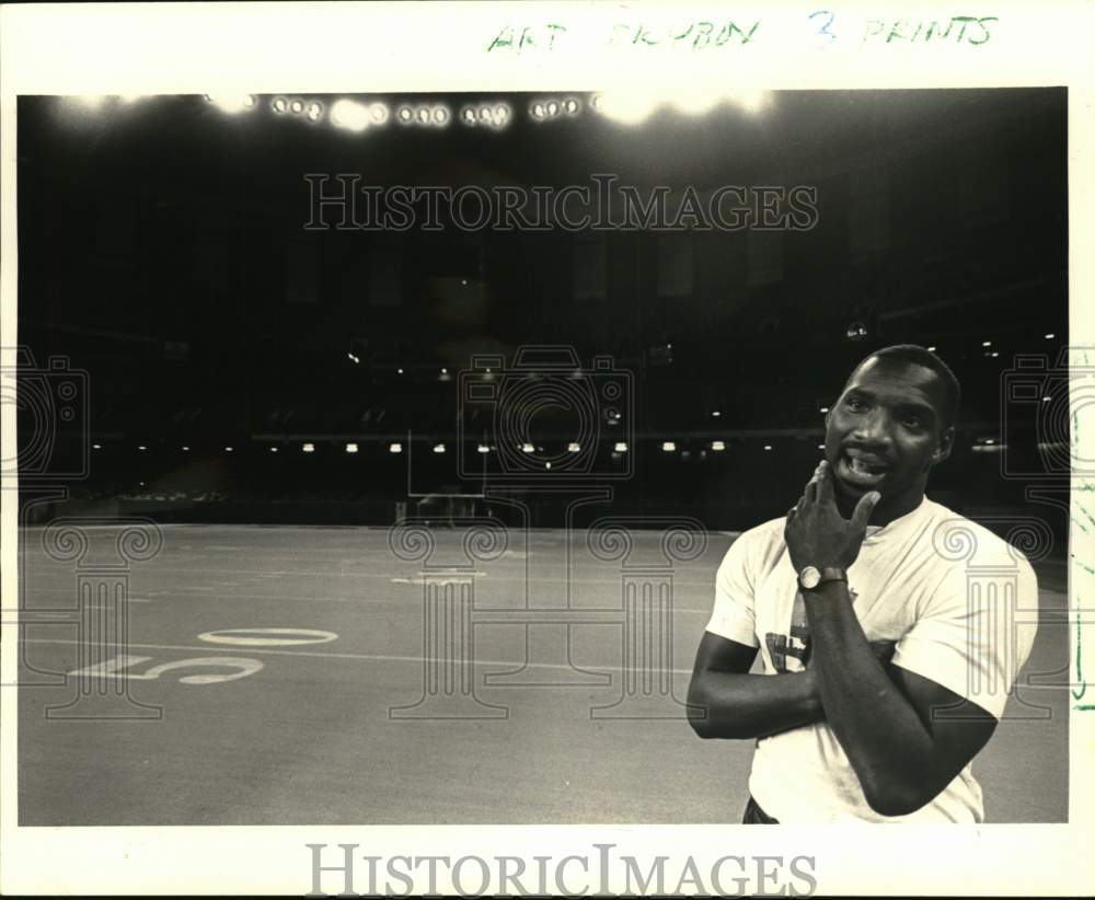 1985 Press Photo Southern Assistant Football Coach Doug Williams - nos34463- Historic Images