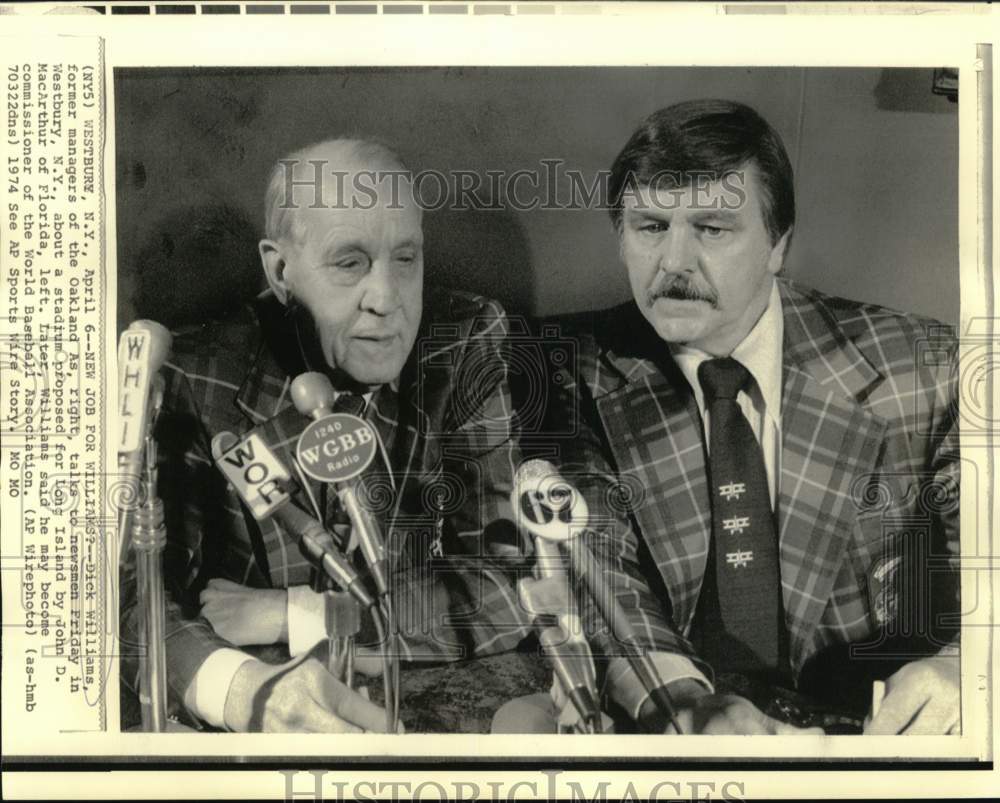 1974 Press Photo Dick Williams, John D. MacArthur at Baseball Press Conference- Historic Images