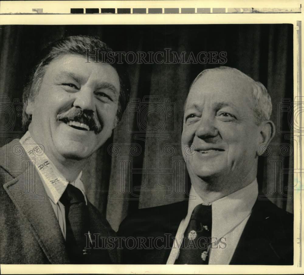 1973 Press Photo Dick Williams &amp; Gabe Paul of New York Yankees After Signing- Historic Images