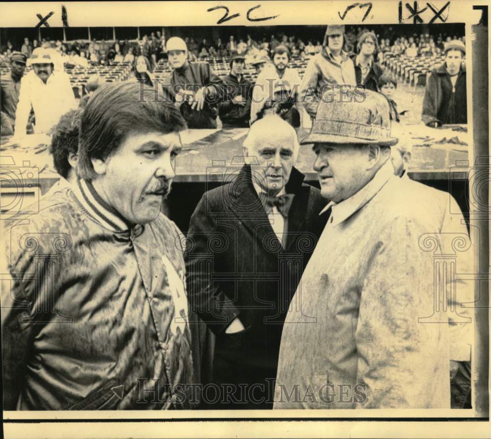 1973 Press Photo Dick Williams, Charles O. Finley, Joe Cronin at Playoff Game- Historic Images