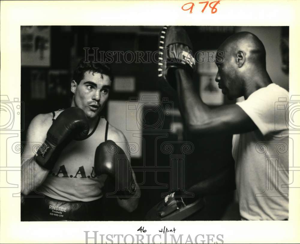 1988 Press Photo Boxer Paul Whittaker Training in Slidell - nos34497- Historic Images