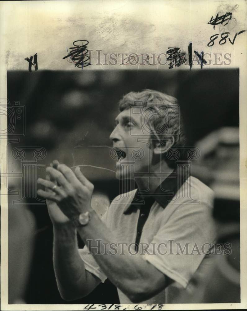 1976 Press Photo Tulane University Green Wave football coach Larry Smith- Historic Images