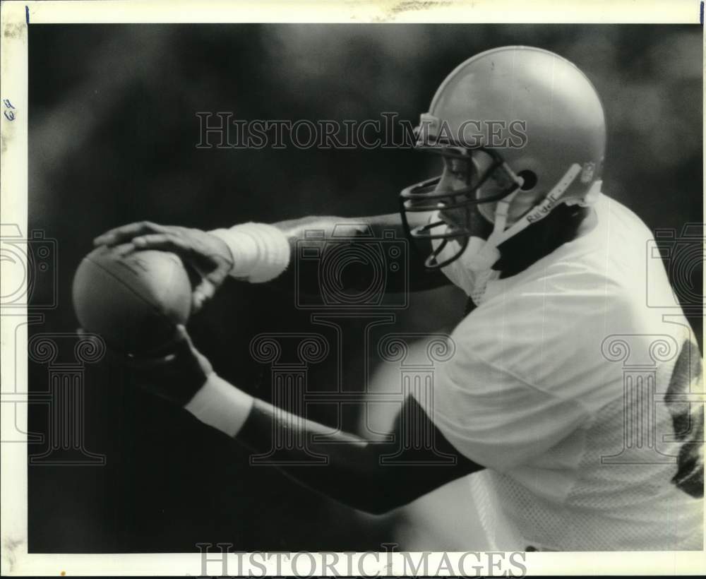 1983 Press Photo Irv Smith catching a pass during minicamp drills. - nos34852- Historic Images