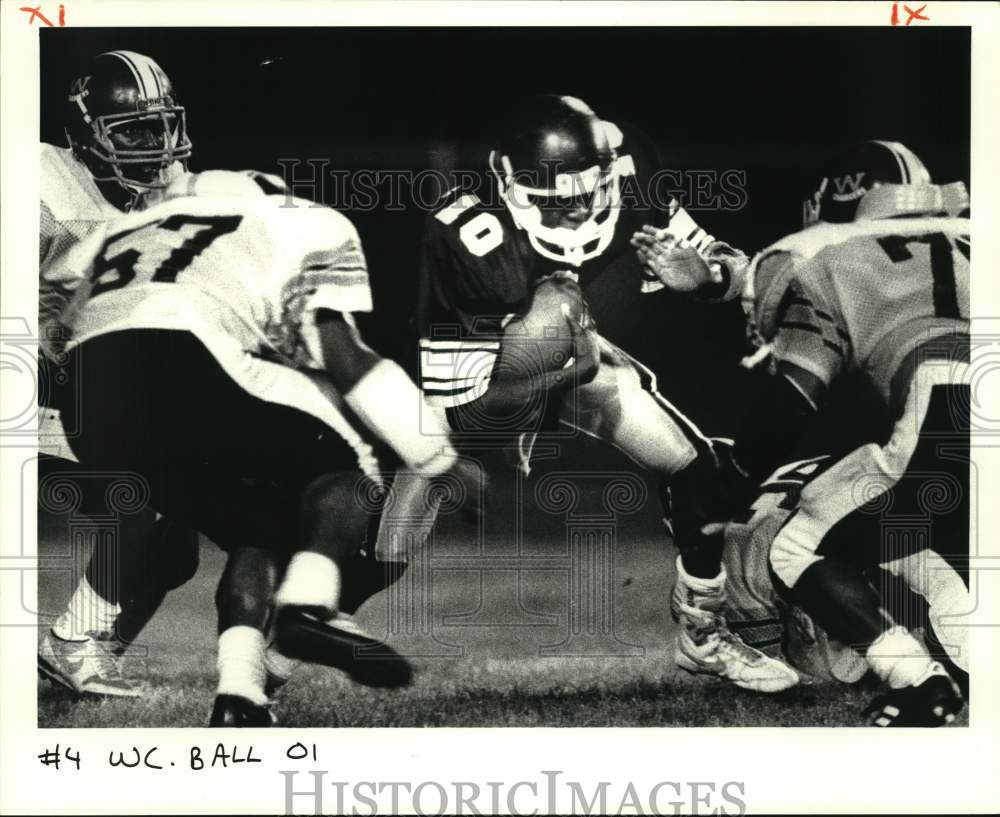 Press Photo Football player Kevin Smith tries moving the ball through opposition- Historic Images