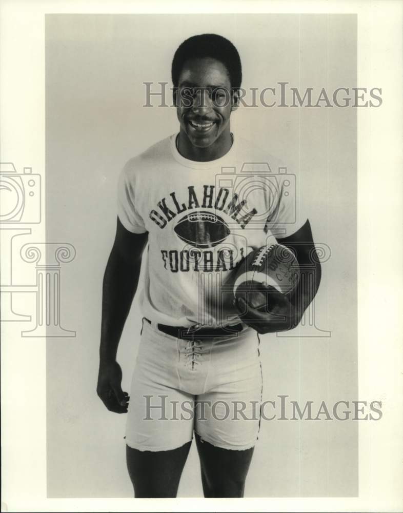 1981 Press Photo OK football Darrell Songy on PLAYBOY Preview All-American Team- Historic Images