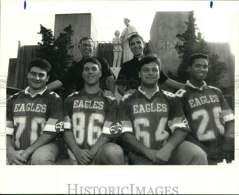 1987 Press Photo Shaw High head Fr. Keane, Fr. Angelucca and football captains- Historic Images