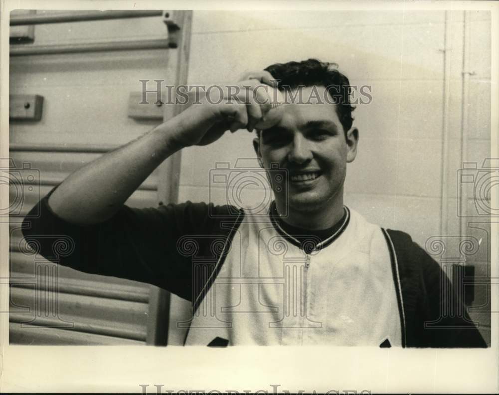 1967 Press Photo Boston Red Sox baseball pitcher Sonny Siebert - nos35090- Historic Images