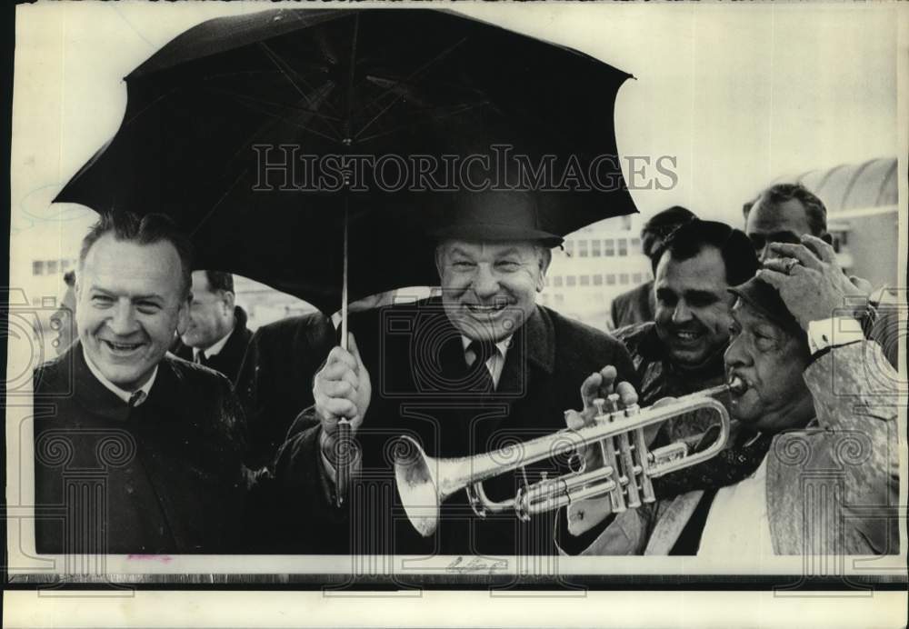 1969 Press Photo Sugar Bowl&#39;s Fred Wolfe &amp; Miss. football Johnny Vaught- Historic Images