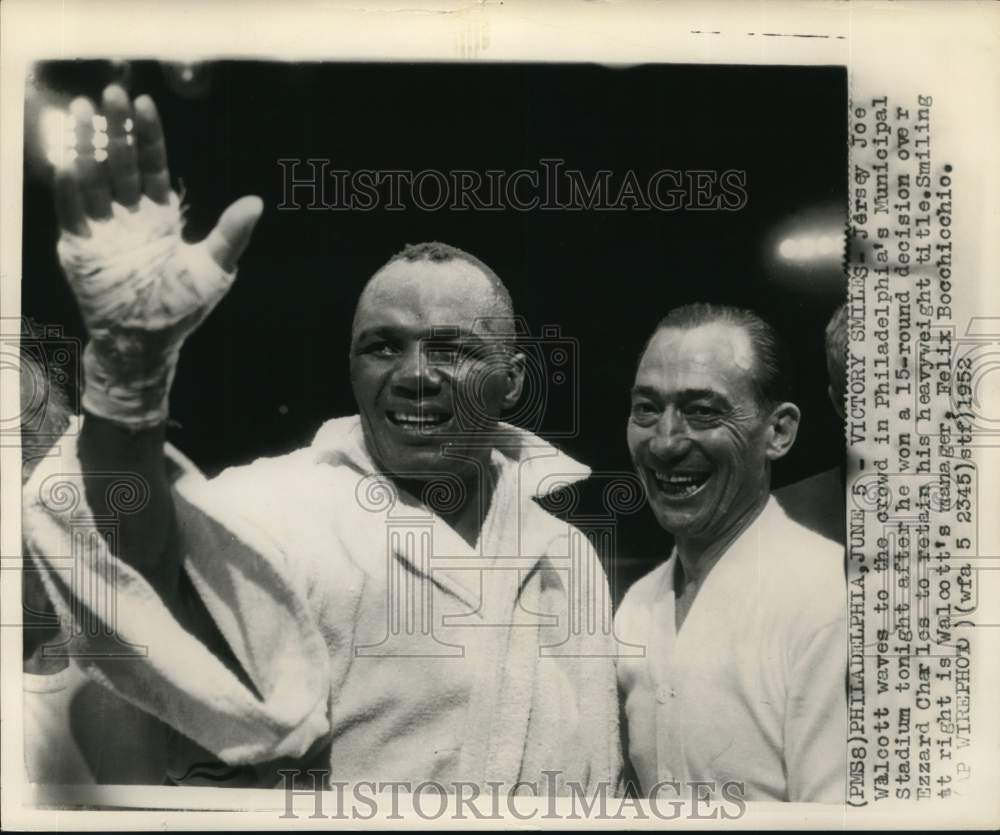 1952 Press Photo Boxer Jersey Joe Walcott &amp; manager Felix Bocchicchio after win- Historic Images