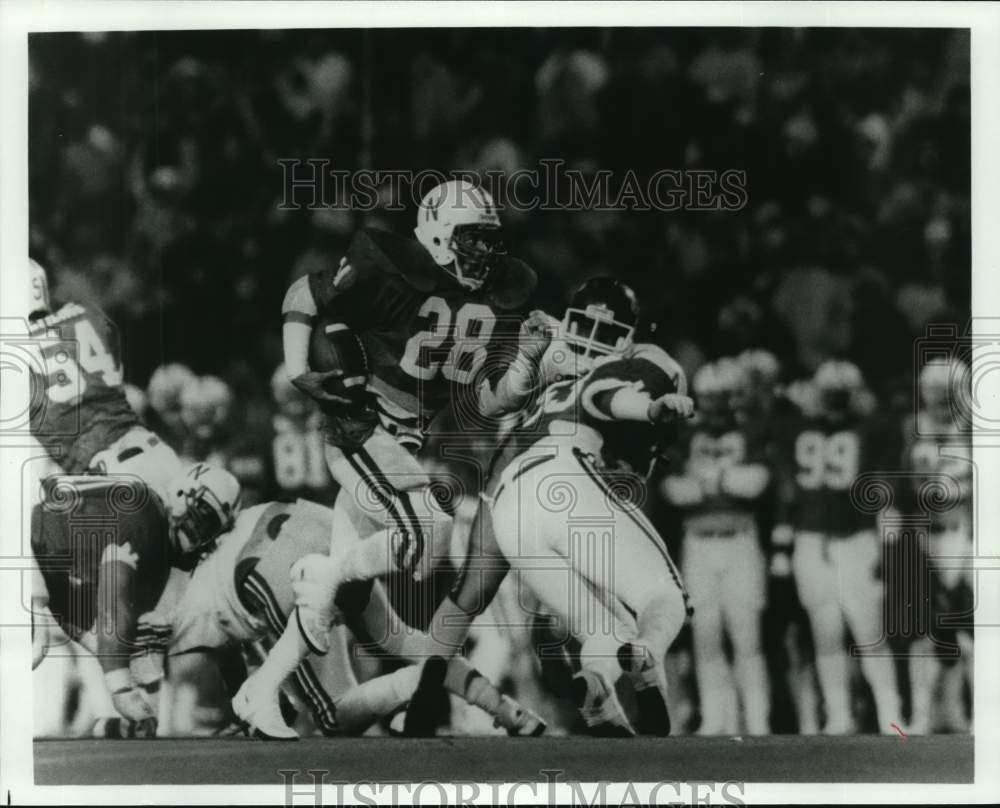 1985 Press Photo Football player Jeff Smith runs with ball. - nos35294- Historic Images