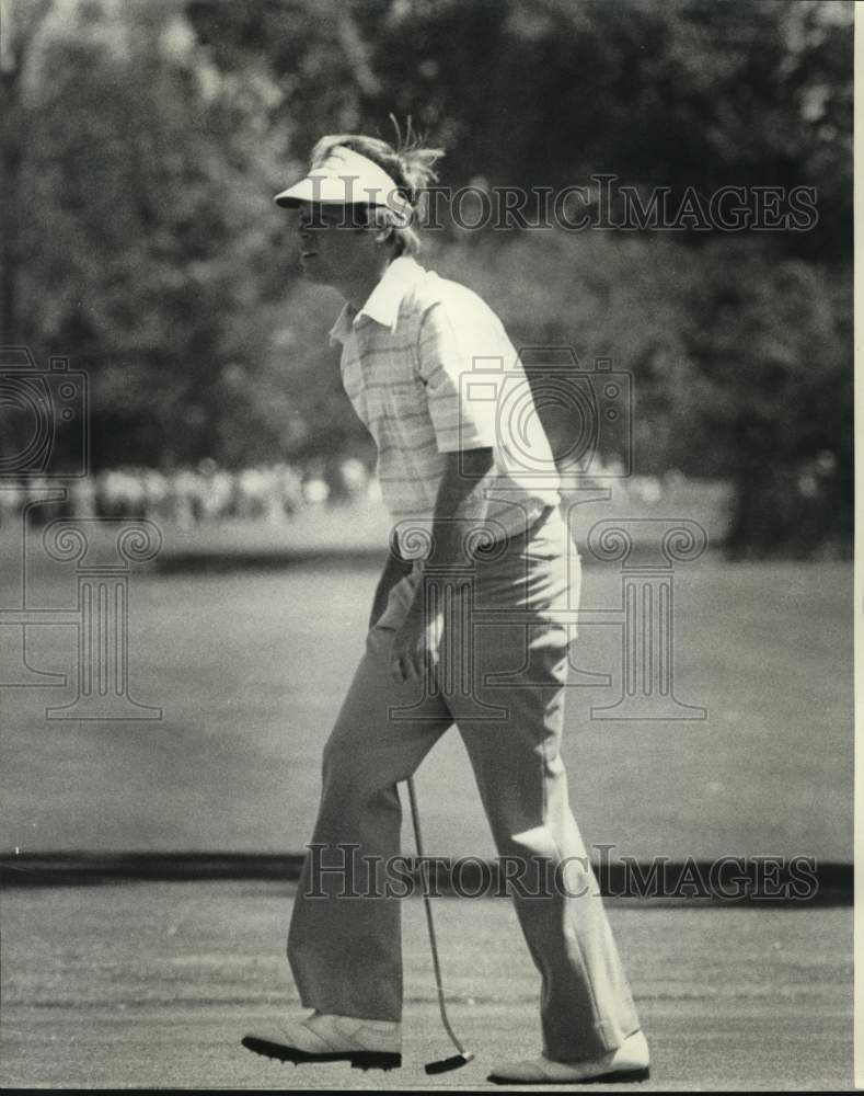 1978 Press Photo Golfer JIm Simons strides on the green - nos35404- Historic Images