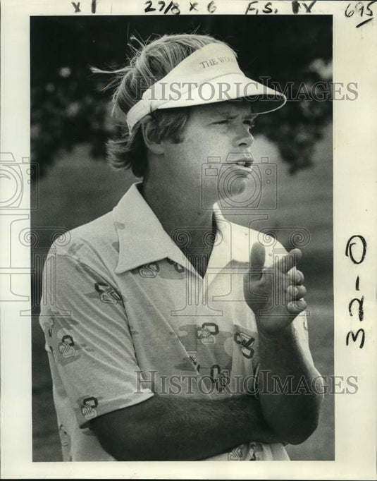1978 Press Photo 1977 Open Golf Champ Jim Simons interviewed - nos35415- Historic Images
