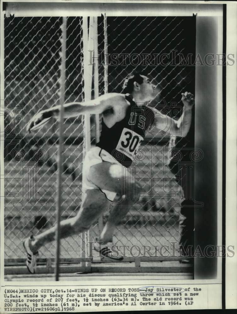 1968 Press Photo Jay Silvester makes discus qualifying throw in Mexico City- Historic Images