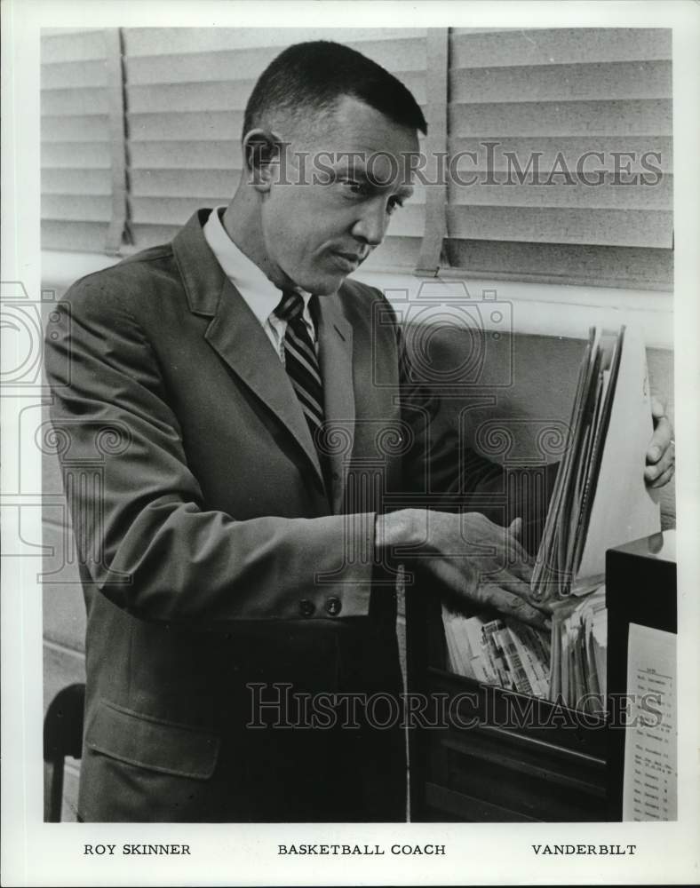 Press Photo Vanderbilt University basketball Roy Skinner - nos35642- Historic Images