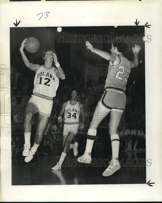 1975 Press Photo Tech's Billy Smith tries to stop Pierre Gaudin - nos35660- Historic Images