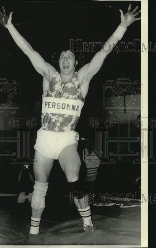 1976 Press Photo Steve Smith sets a new indoor pole vault record in New York.- Historic Images
