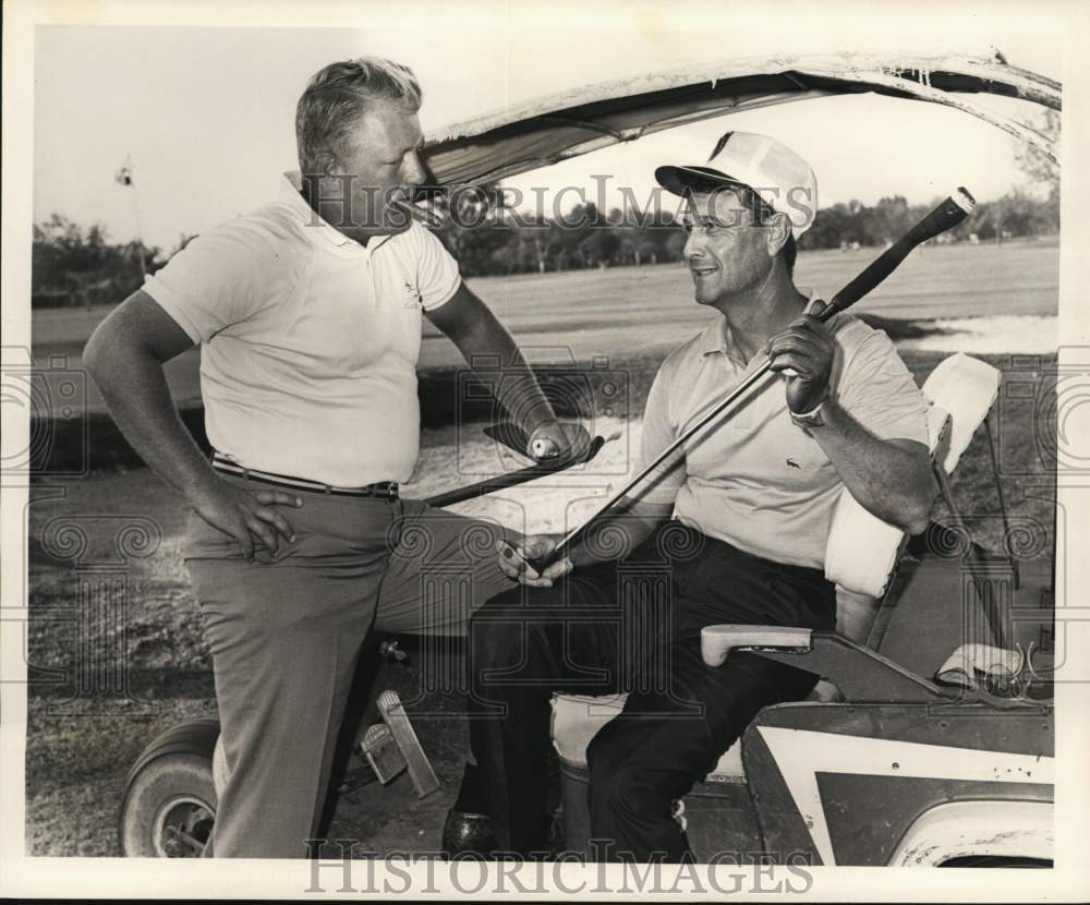 Press Photo Joe Campbell &amp; Freddie Haas, golfers in PGA Golf Tournament.- Historic Images