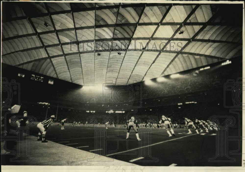 1976 Press Photo Football Game in Sports Stadium with New Fabric Roof Material- Historic Images