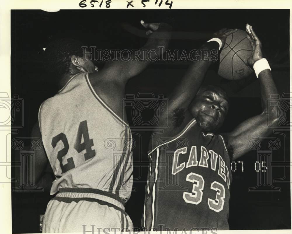 1984 Press Photo Carver, Kennedy High School Footballers in Action on Court- Historic Images