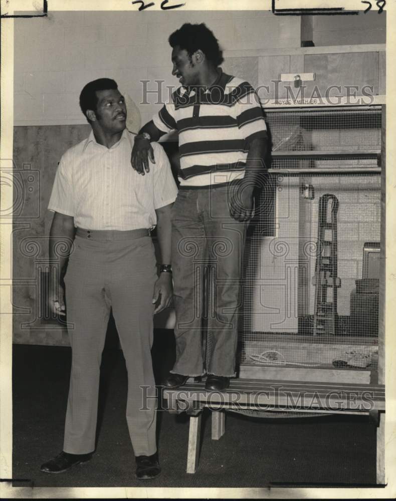 1973 Press Photo Saints Football Rookie Howard Stevens with Tackle Bob Pollard- Historic Images