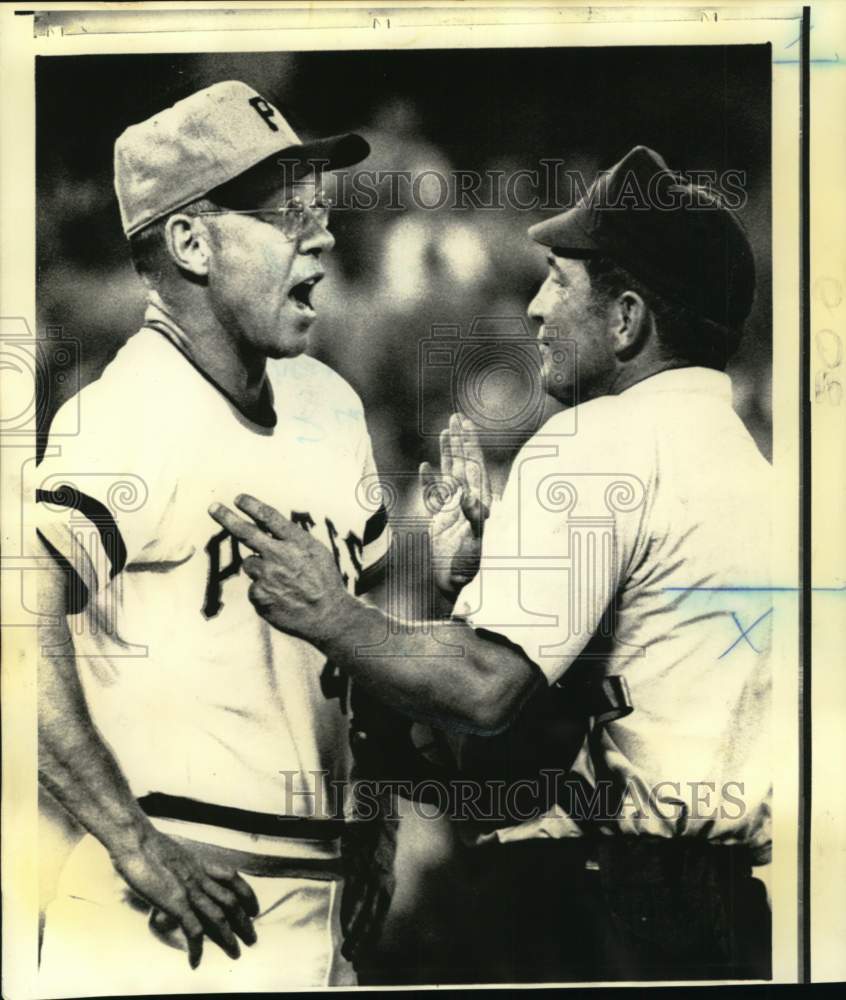 1973 Press Photo Pirates Baseball Manager Bill Virdon Speaks to Umpire Ed Vargo- Historic Images