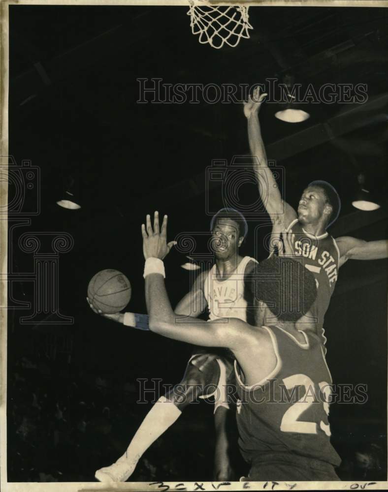 1975 Press Photo Xavier, Jackson State Basketball Action, New Orleans- Historic Images